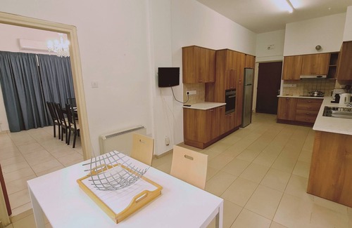 City Centre Ski Chalet | STAY Mythos Down Town House