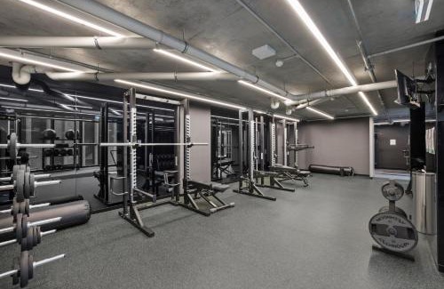 Cremorne Apartment | Stay Near Botanic Garden with Gym Sauna & Parking