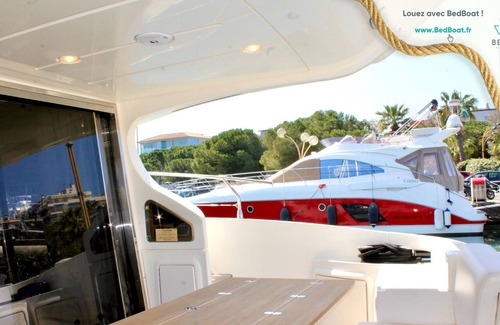 Antibes City Centre Boat Rental | Stay on an elegant Yacht