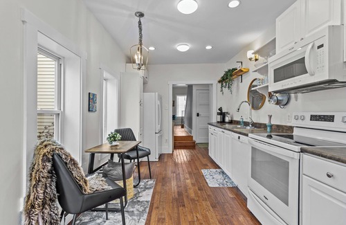 Downtown St. John's Apartment | Stay on Bond | 2bd | 1bth | Queen Beds | Deck Vws