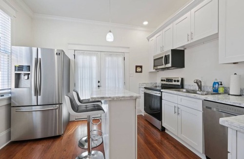 Mid-City Condo | Stay on the Canal St. Parade Route for Endymion!