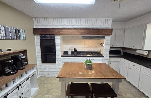 College Hills Estates Apartment | Stay & Play Near Texas A&M – Game Room