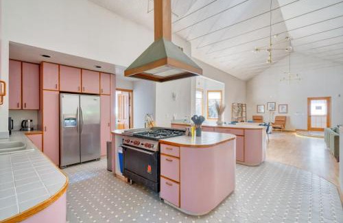 Corbett - Terwilliger - Lair Hill House | Stay Portland - Urban Rose Residence - Downtown & OHSU Proximity!