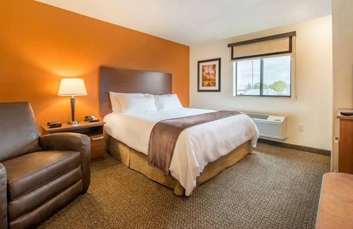 Hastings Hotel | Stay Productive or Relax in a Fully Equipped Room Near Downtown Hastings