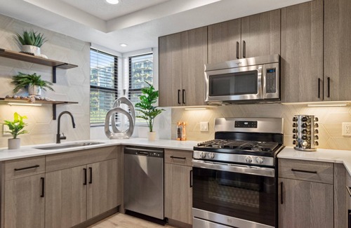 Kierland Apartment | Stay Steps from Westing Kierland + Dining+Shopping