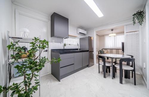 Seowon-dong Apartment | Stay Sum Silim