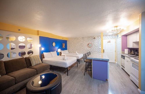Las Vegas Condo | Stay Together on The Strip - 1 Bedroom Suite