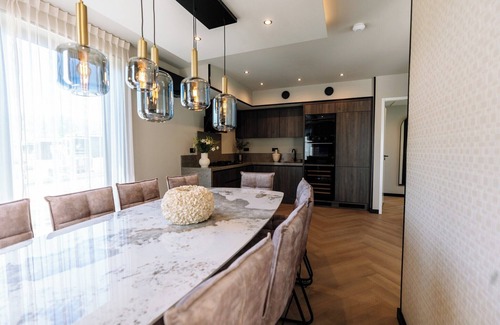 Waarland House | Stay with Private Pool & Hot Tub