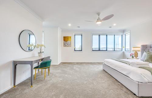 Mount Duneed House | StayAU 5BR Getaway 10 mins to Torquay & Deakin