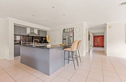 Point Cook Apartment | StayAU Modern Sanctuary Mins from the Ct & Airport