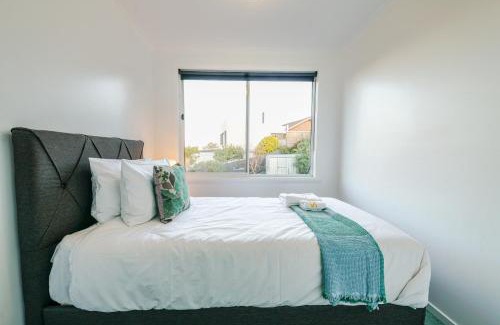 Kings Meadows House | StayAU Newly Luxe 6BR Cradle Mountain with fireplace