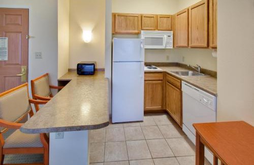 Fargo Hotel | Staybridge Suites Fargo by IHG