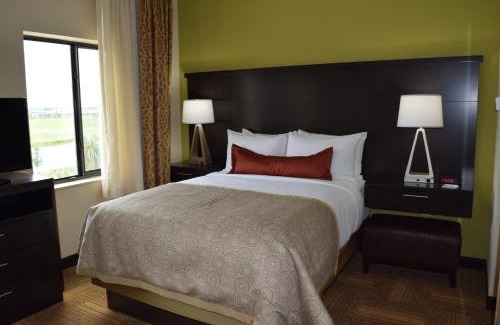 Tomball Hotel | Staybridge Suites Tomball by IHG