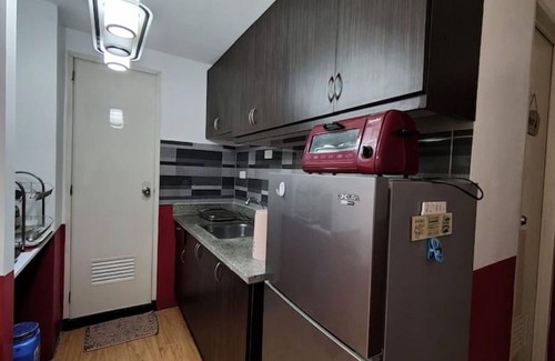 Pasig Apartment | Staycation Comfy Aircon Wifi Room!