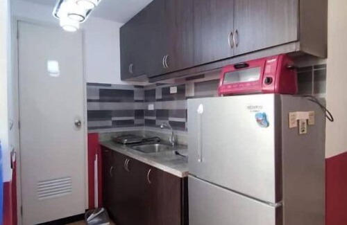 Pasig Apartment | Staycation Comfy Aircon Wifi Room!