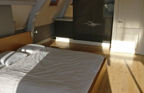 Leiden Bed & Breakfast | Staying at one of the most beautiful canals at Leiden.