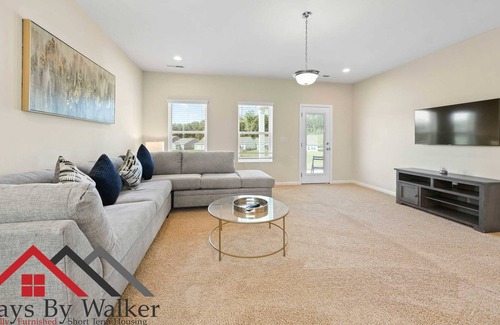 Denver House | StaysByWalker 3BR Home! 1G Wi-Fi, King Bed, Patio