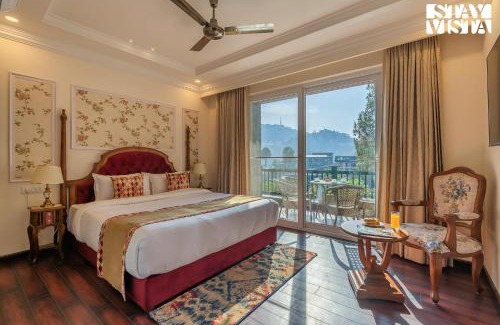 Kasauli Villa | StayVista at Cas Mir 4BHK Outdoor Pool Villa with Valley View in Kasauli