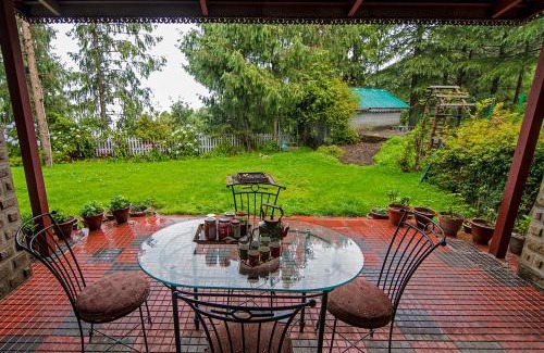 Dalhousie Villa | StayVista at Majestic Mountain View Villa