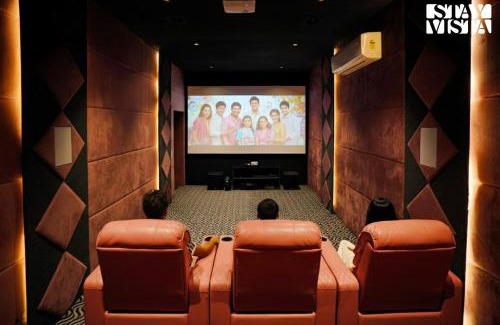 Amer Villa | StayVista at Vacanza Villa - Pool, Lawn & Theatre