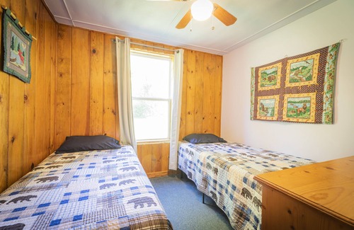 Walker Cabin | Steamboat Bay Resort Cabin 7 - Large/multiple family cabin