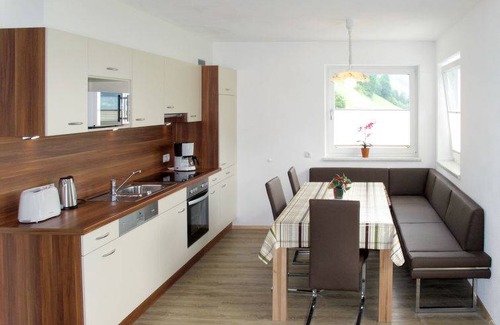 Hippach Apartment | Stefan (H83BP9C)