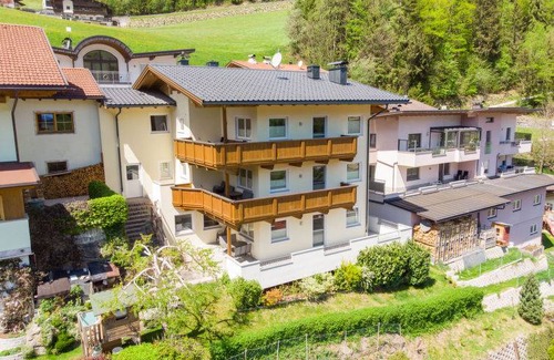 Hippach Apartment | Stefan (H83BP9C)