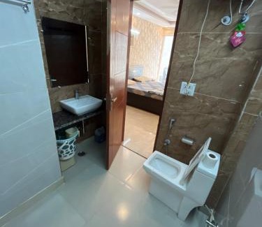 South West Apartment | Stella Homestay- Near Yashobhoomi