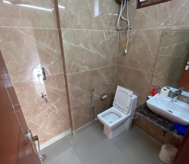 South West Apartment | Stella Homestay- Near Yashobhoomi