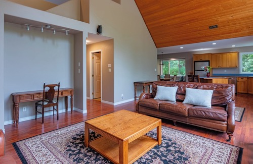 Okanagan-Similkameen House | Stellar Jay Hollow near Okanagan Lk and adjacent to Bird Sanctuary In Summerland