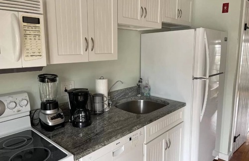 Mashpee House | STEP DIRECTLY ONTO YOUR PRIVATE MAUSHOP VILLAGE BEACH AT THIS SEASIDE TOWNHOME