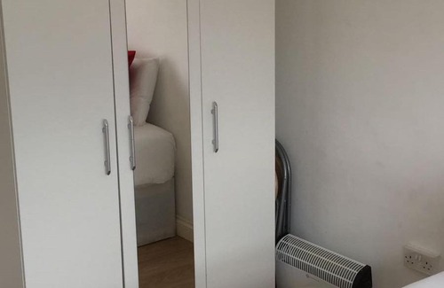 St. Dunstan's House | Stepney Green Rooms