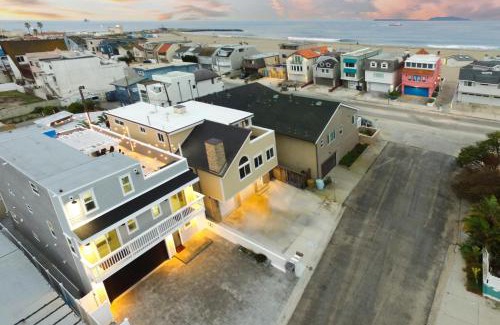 Silver Strand Villa | Steps 2 Beach- Luxury Home, Game Room, Roof Deck, Firepit, Pets OK