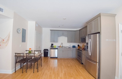 Biloxi Apartment | 🔥STEPS 2 BEACH❤️ | SLEEPS 6 + NEAR CASINOS