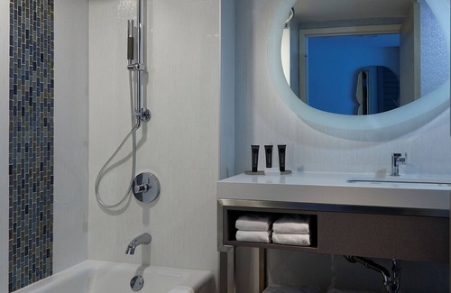 East Daytona Hotel | Steps Away from Daytona Beach! 4 Units, Swimming Pool, Pets are Welcome!