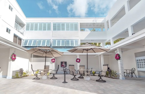 St. Lawrence Gap Apartment | Steps Away from Dover Beach! 3 Convenient Units | FREE Parking, Outdoor Pool!