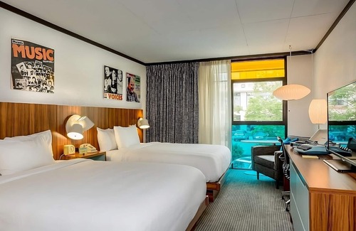 West Fens Hotel | Steps away from Fenway Park! 4 Pool View Units with Balcony! Pets Allowed, Pool!