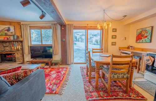Crested Butte Condo | Steps from Slopes | Pool, Hot Tub + Ski Bus