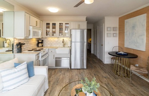 Hilton Head Island Villa | Steps from the Beach! Ocean View, Clean, Beautiful Villa by Coligny