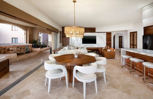 El Medano Ejidal Villa | 👣 Steps From the Beach, Jacuzzi, Lux Amenities, 3000 SqFt, Great Reviews -3301