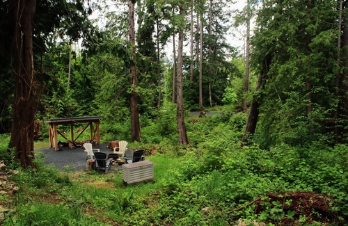 Powell River RV Rental | Steps from the Beach Off-grid Creekside Campsite