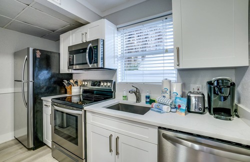 Bradenton Beach Condo | Steps to Beach - Seagrass Flats 2 by SeaBreeze Vacation