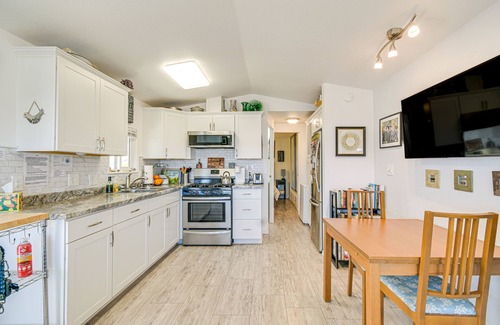 Lake Havasu City House | Steps to Beach: Lake Havasu City Home w/Grill!