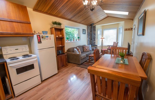Tofino Cottage | Steps to Chesterman Beach - Cedar Shack - West Cost Cottage & Private Hot Tub