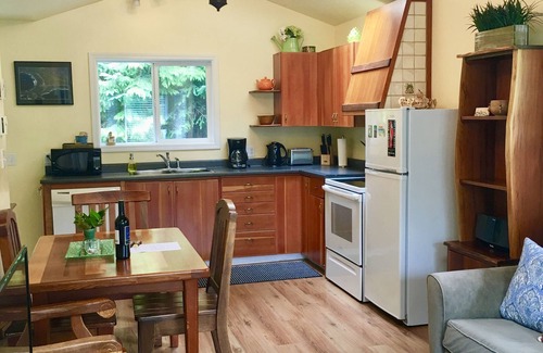Tofino Cottage | Steps to Chesterman Beach - Cedar Shack - West Cost Cottage & Private Hot Tub