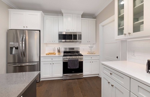 Epworth Acres Condo | Steps to Gascoigne Park, short term vacation rental, long term stays – sleeps 6