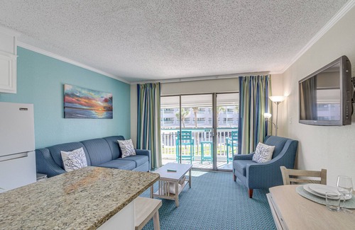 Galveston Condo | Steps to Galveston Beach: Corner-Unit Condo!