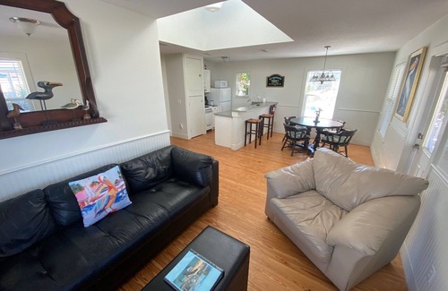 Boys Works Cottage | Steps to Intracoastal, Steps to Private Beach Access!