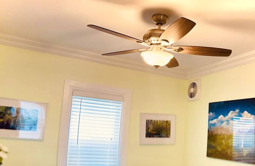 Downtown Fort Lauderdale Cottage | Steps to Las Olas/Newly renovated Key West Style Cottage, deck & Courtyard!