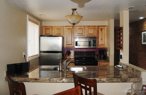 North Park City Condo | Steps to Park City Mountain - 2BR Condo w/Free Parking!